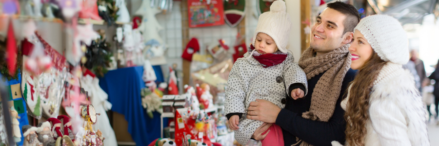 Family holiday shopping 